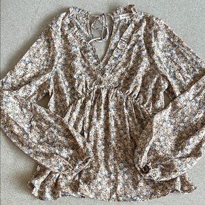 Newbury Kustom Floral V-Neck Blouse - Cream and Blue